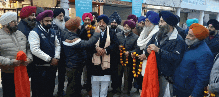 जनसंपर्क अभियान के तहत चुनाव प्रत्याशी सहगल पहुंचे राय मार्किट, दुकानदारों से मांगा समर्थन