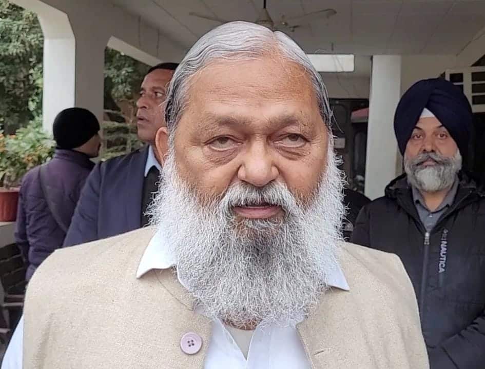 सिविल और पुलिस अधिकारियों की ट्रेनिंग अलग-अलग, कुछ लोग तिकड़म लगाकर सिविल पदो पर बैठे जिन्हें हटाया जा रहा है : परिवहन मंत्री अनिल विज 1 WhatsApp Image 2025 01 01 at 12.56.18 da6032ec