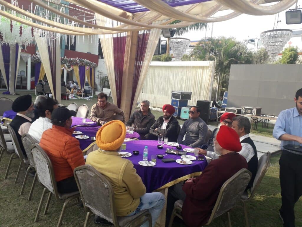 बसंत पंचमी पर हरियाणा आर्टिस्ट्स फोरम की बैठक हुई आयोजित, कलाकारों को पेश आ रही परेशानियों पर की चर्चा 1 IMG 20250202 WA0044