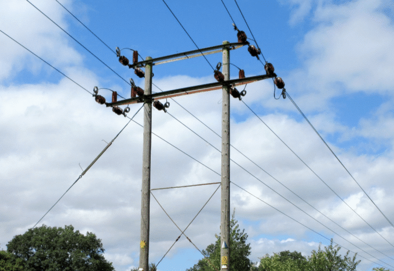 33_kV_section_H-pole