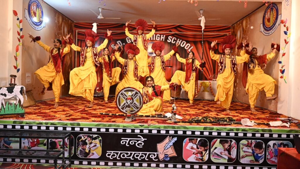 साहित्य से सृजन तक" में दमकती छात्र प्रतिभाएँ 18 IMG 20250429 WA0010