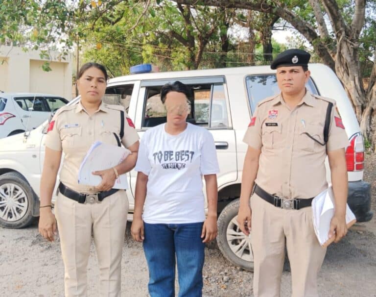3 woman accused  ps MNGR