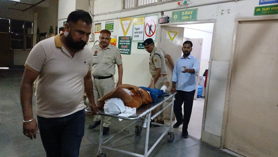 ब्रेकिंग न्यूज़: नारायणगढ़, अम्बाला में एनकाउंटर — युवक के पैर में गोली लगने की सुचना, सिविल अस्पताल लेकर पहुंची पुलिस 16 495440473 1282268007240756 939360508707439338 n
