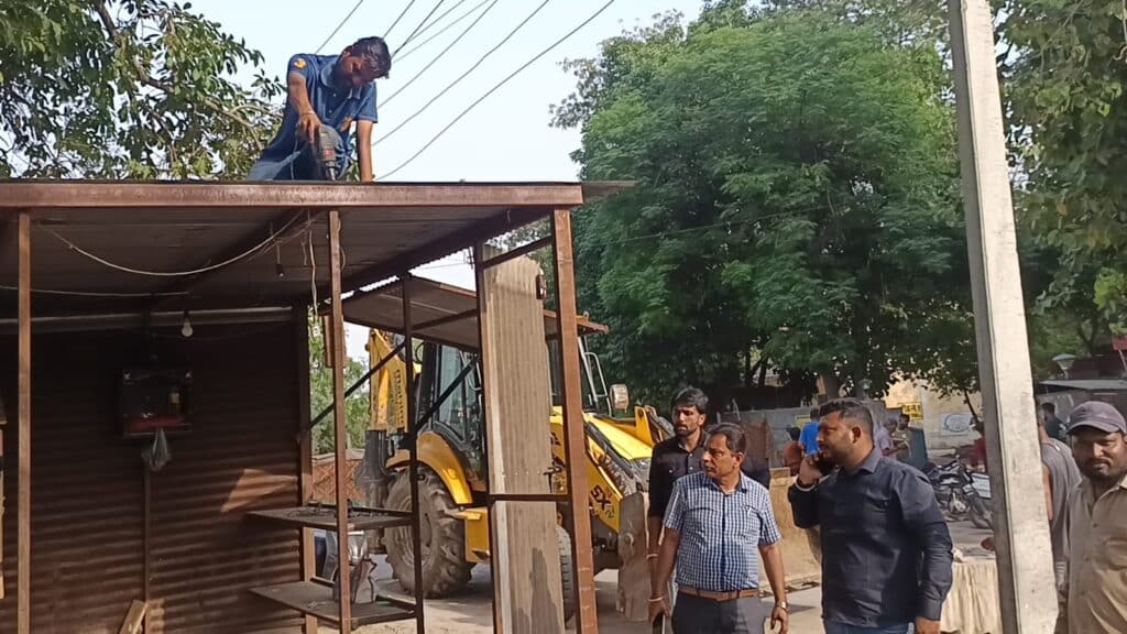 अंबाला छावनी में नगर परिषद् की बड़ी कार्यवाही, तीन स्थानों से अतिक्रमण हटाया गया 18 IMG 20250520 WA0007