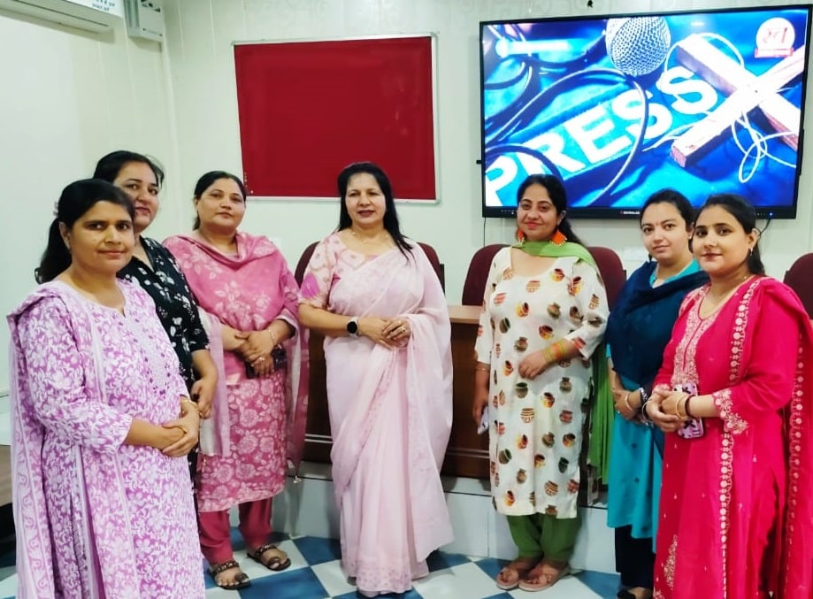 निडर कलम से ही बदलता है समाज: डॉ. आर्य 1 WhatsApp Image 2025 05 05 at 15.29.04 fd39a80c