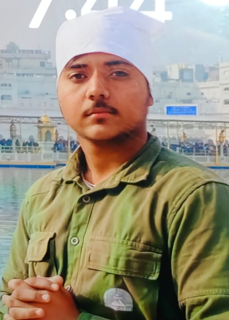 19 वर्षीय युवक की चाकू मारकर हत्या की वारदात में तीन गिरफ्तार और गिरफतारी बाकी अंबाला छावनी में सनसनी, — पुलिस जांच में जुटी पेाटमार्टम के बाद शव परिजनों को 19 WhatsApp Image 2025 05 11 at 21.27.19 df24dcbc