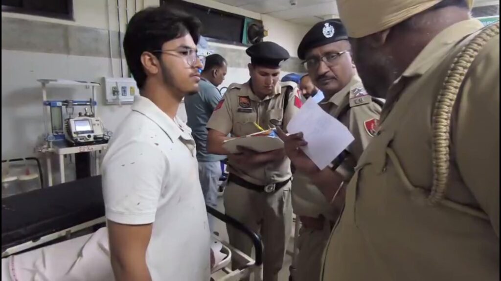 महेशनगर थाना क्षेत्र में मिर्ची डालकर पिता-पुत्र पर हमला, लूटपाट कर चाकू से किया घायल 18 vMix Capture 12 May 2025 14 56 46