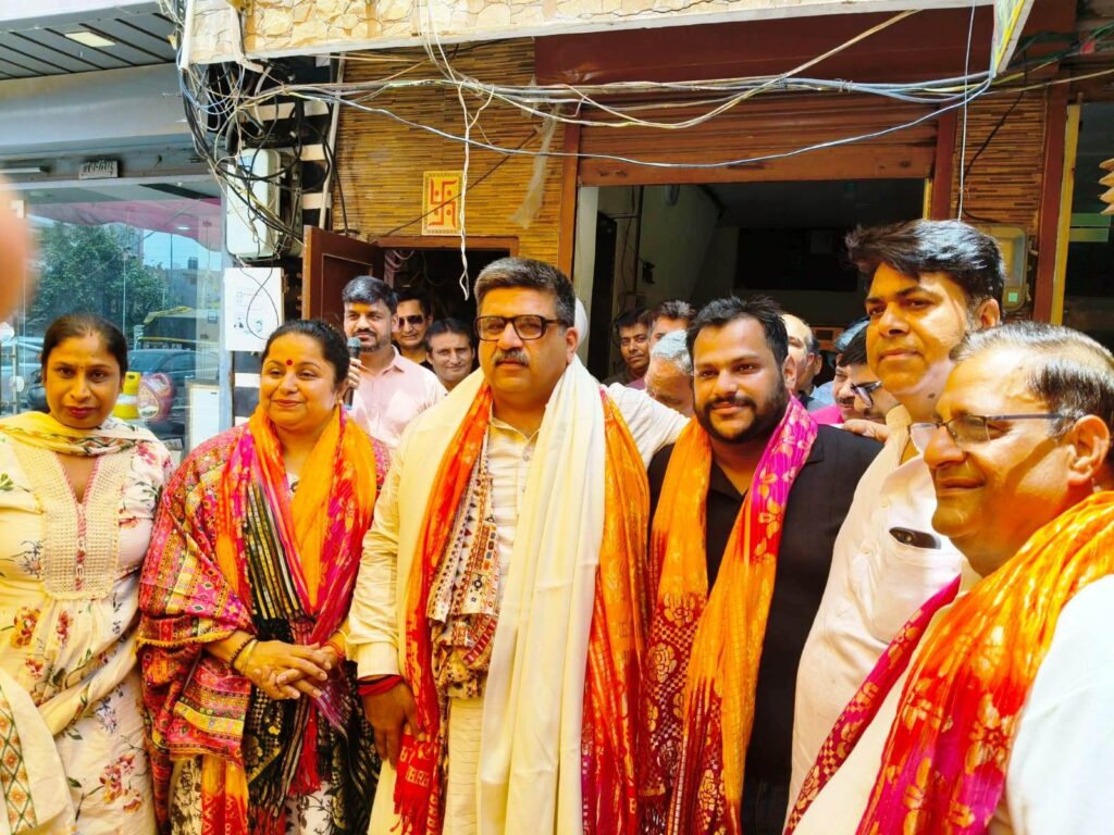 मेयर शैलजा सचदेवा बोलीं – जन समस्याओं का निराकरण करना मेरे लिए सौभाग्य की बात | अनाज मंडी क्षेत्र की जल निकासी व बाढ़ की समस्या जल्द होगी दूर 1 mayar