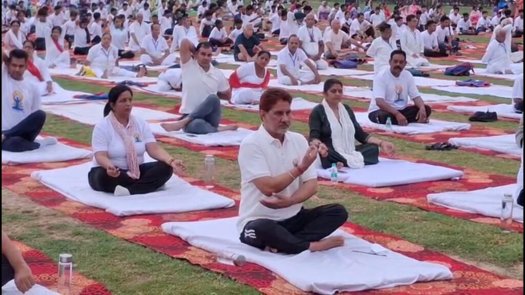 राज्यसभा सांसद सुभाष बराला ने योग दिवस पर अंबाला में दिया योग और राजनीति का संदेश 3 vMix Capture 21 June 2025 12 09 56