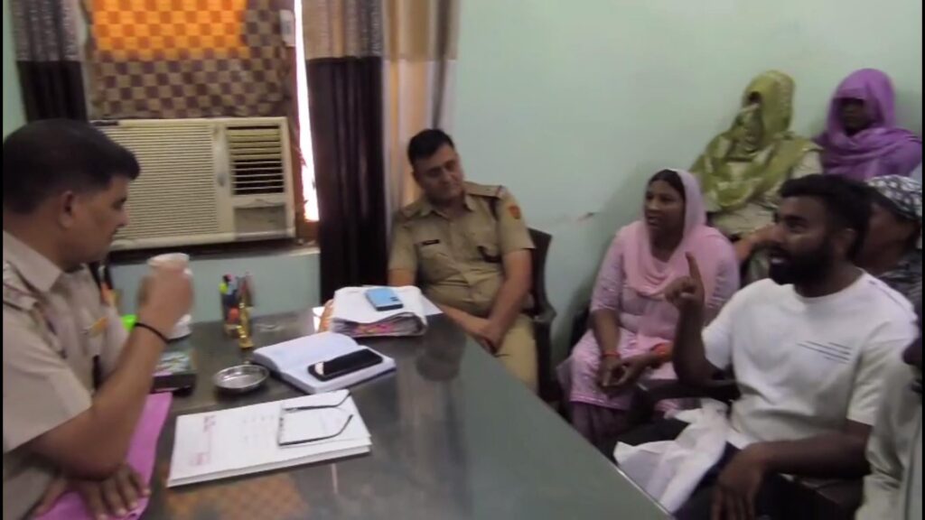 अम्बाला छावनी में यश सुसाइड केस को लेकर पड़ाव थाना के बाहर हंगामा 2 vMix Capture 23 June 2025 12 45 48