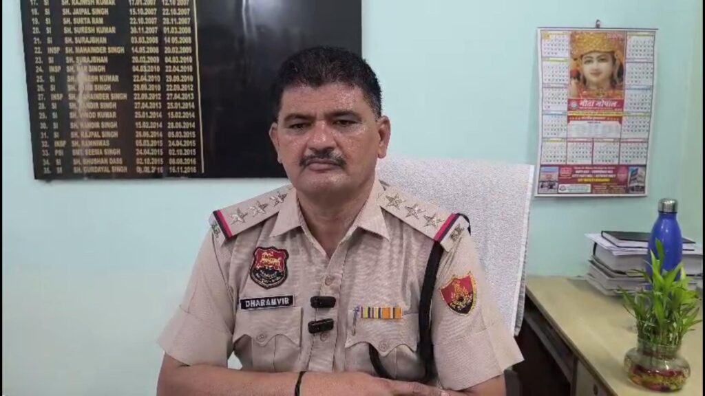 अम्बाला छावनी में यश सुसाइड केस को लेकर पड़ाव थाना के बाहर हंगामा 4 vMix Capture 23 June 2025 12 46 04