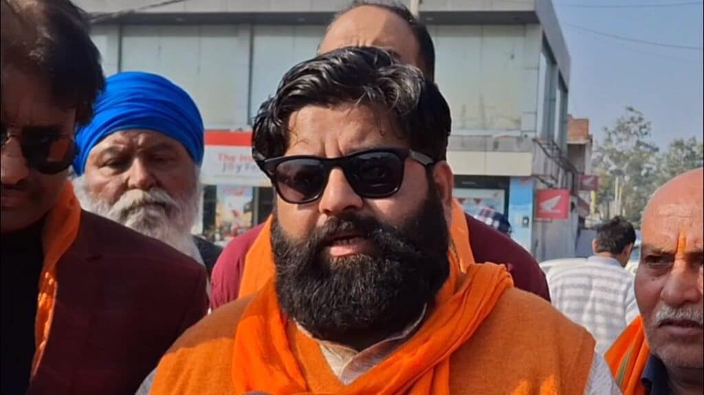 बांग्लादेश में हिंदुओं पर अत्याचार के विरोध में विहिप का प्रदर्शन, पुतला फूंका 3 Snapshot 6