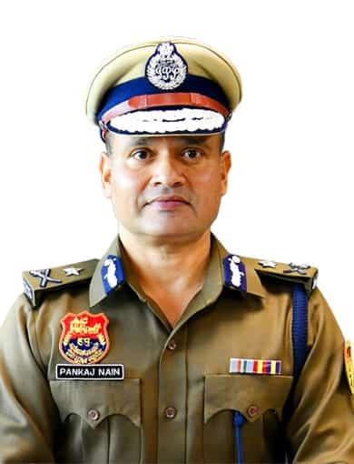 अंबाला रेंज में 20 पुलिसकर्मी पदोन्नत — आईजी पंकज नैन ने दी शुभकामनाएं 1 WhatsApp Image 2025 12 24 at 5.04.40 PM