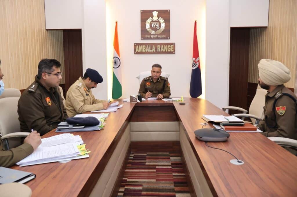 अपराध पर सख्ती, जनसुरक्षा सर्वोपरि: आईजी पंकज नैन ने पुलिस अधीक्षकों संग की उच्चस्तरीय समीक्षा बैठक 2 WhatsApp Image 2026 01 21 at 5.27.45 PM