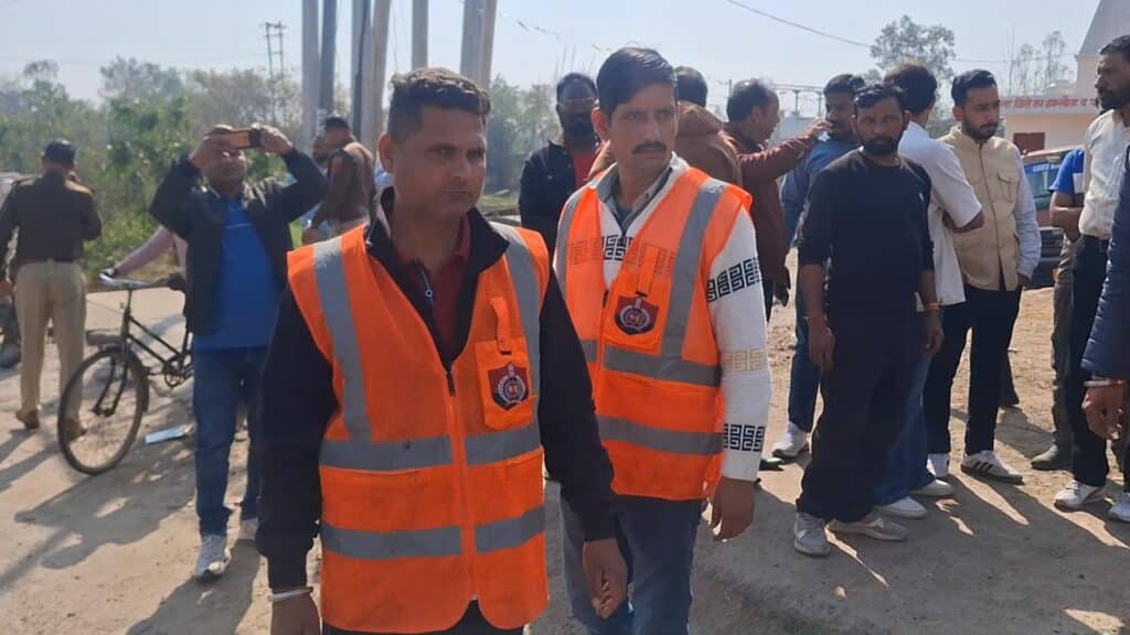 बलदेवनगर में टैंकर में आग व ब्लास्ट, एक व्यक्ति की मौत 3 Snapshot 4 1