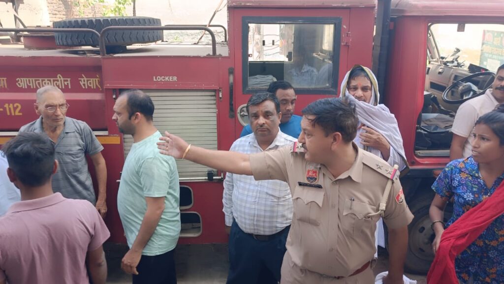 अंबाला के शालीमार बाग में भीषण आग, घर जलकर राख 3 WhatsApp Image 2026 04 26 at 4.17.14 PM