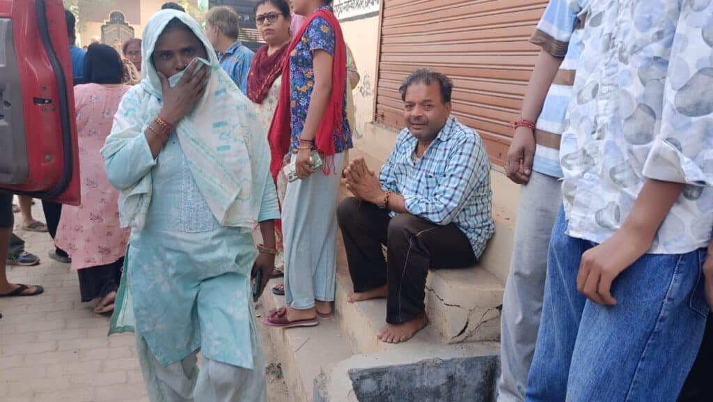 अंबाला के शालीमार बाग में भीषण आग, घर जलकर राख 4 WhatsApp Image 2026 04 26 at 4.17.16 PM