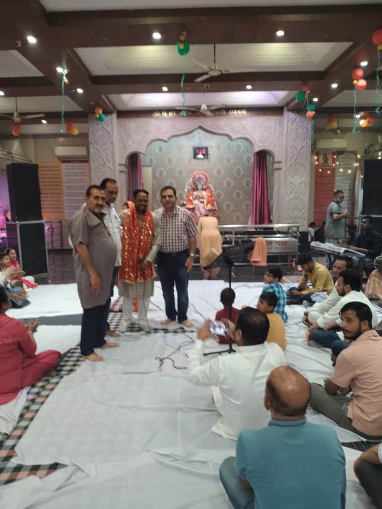 अंबाला छावनी के रानी बाग में भव्य श्री श्याम संकीर्तन, भजनों पर झूमे श्रद्धालु 2 WhatsApp Image 2026 04 28 at 8.06.46 PM